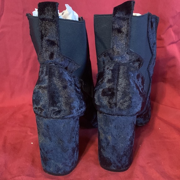 New in package, size 10 black suede boots, made by Avon . These are so cute! - Picture 3 of 5